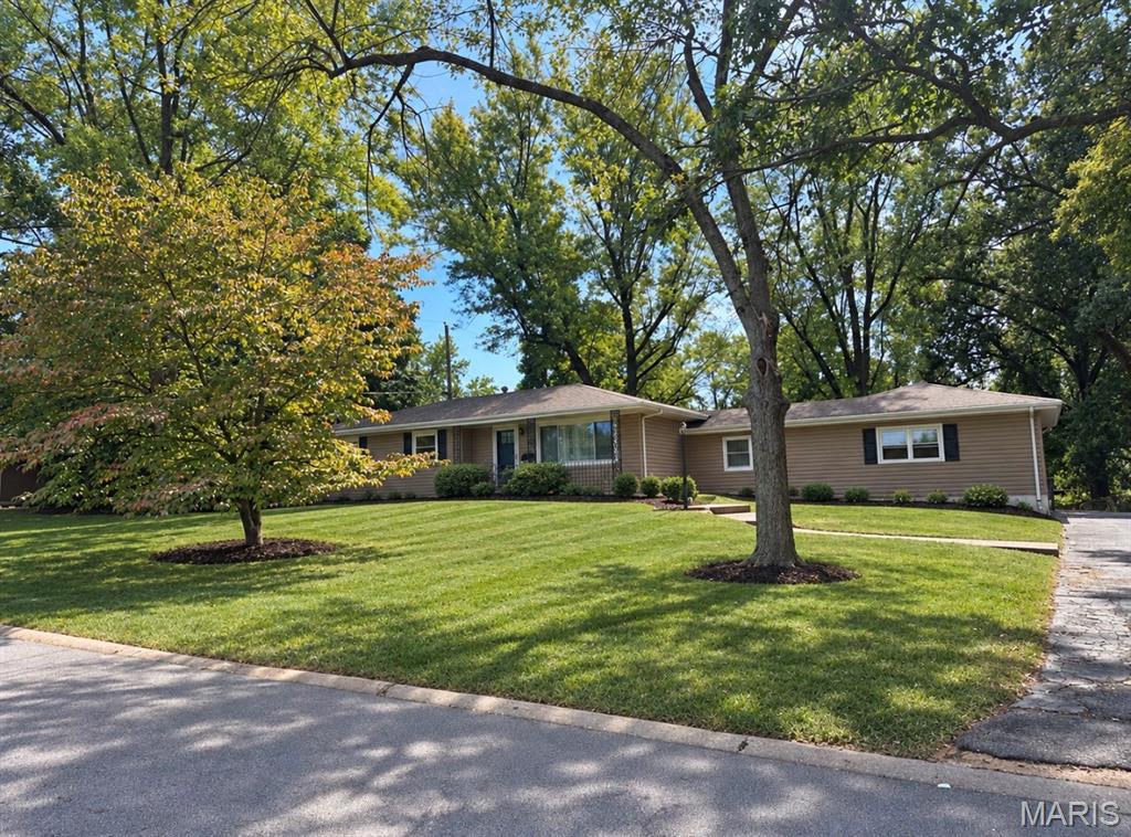 Photo of 10904 Ridgecrest Drive St Ann MO 63074