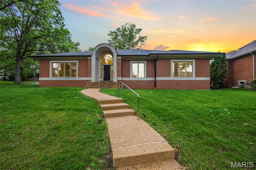 Photo of 8333 Kingsbury Boulevard Clayton MO 63105