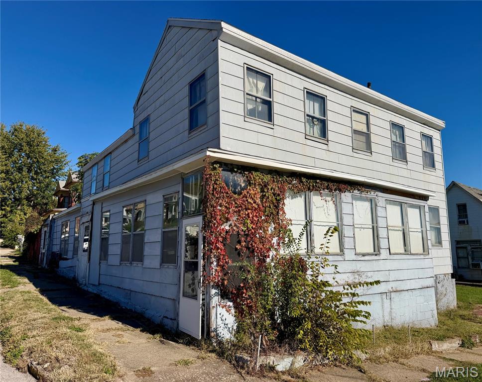 Photo of 320 Bird Street Hannibal MO 63401