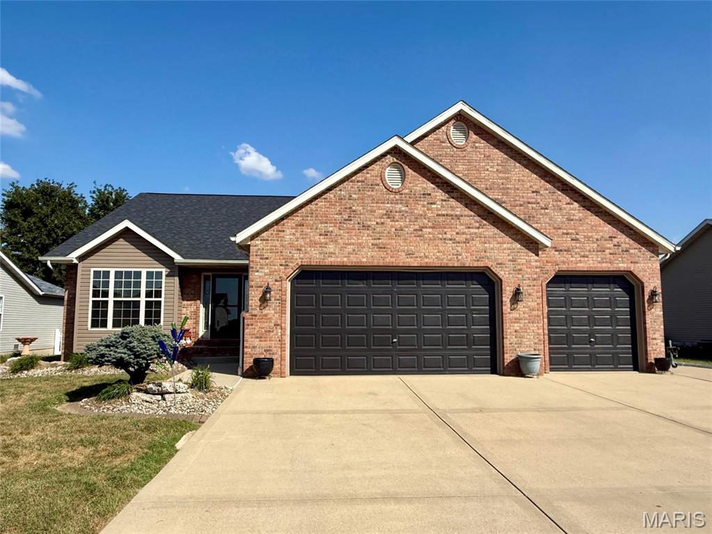 Photo of 522 Deer Run Moro IL 62067