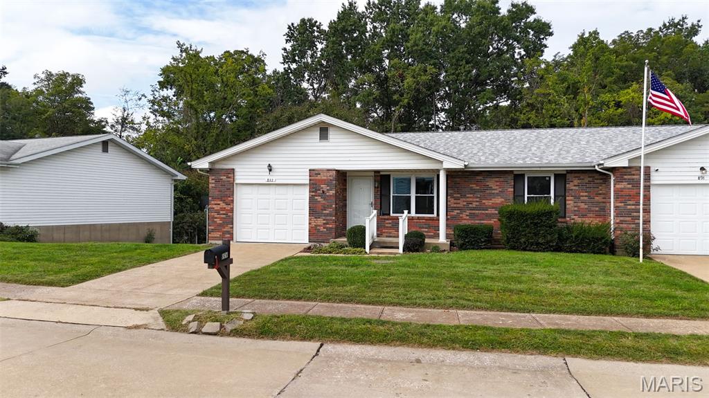 Photo of 893 Woodridge Drive Arnold MO 63010