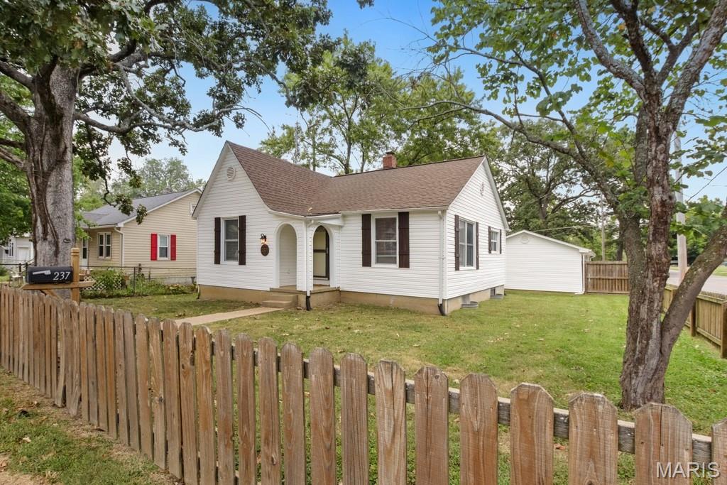 Photo of 237 Watson Road, 225 Hobart Street Sullivan MO 63080