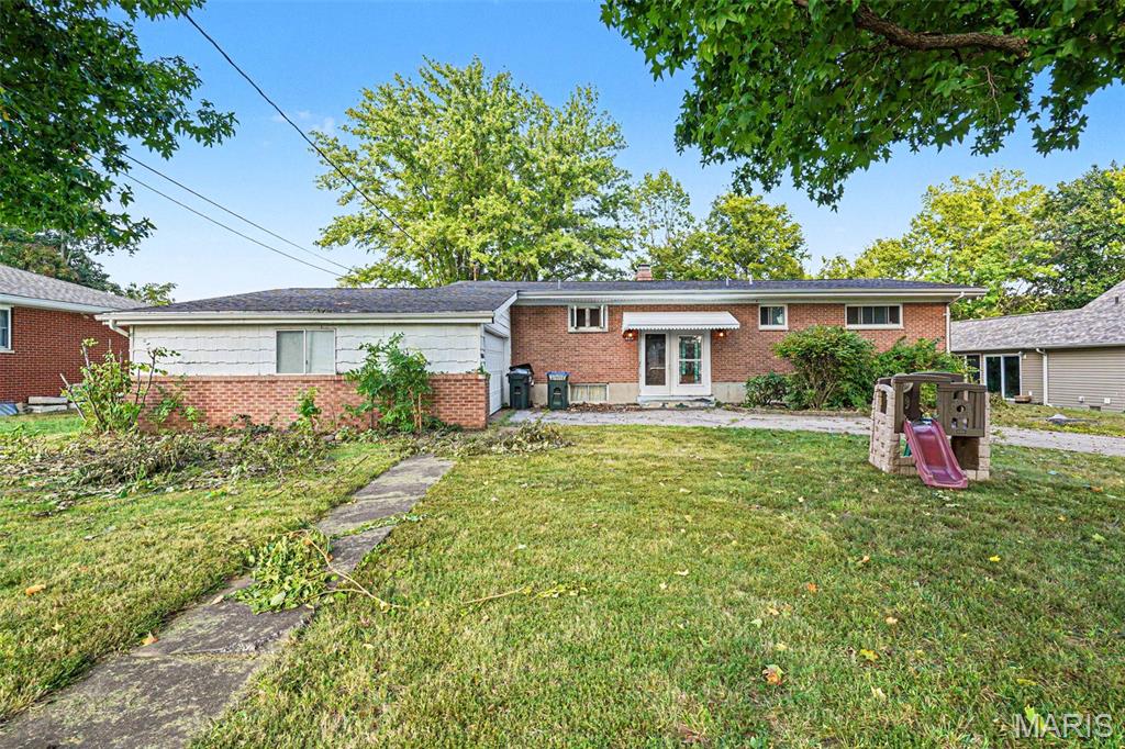 Photo of 818 S Rapp Avenue Columbia IL 62236