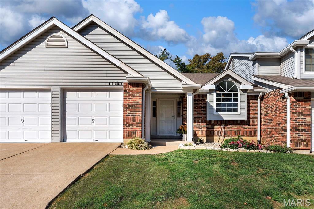 Photo of 13305 Woodlake Village Court Chesterfield MO 63141