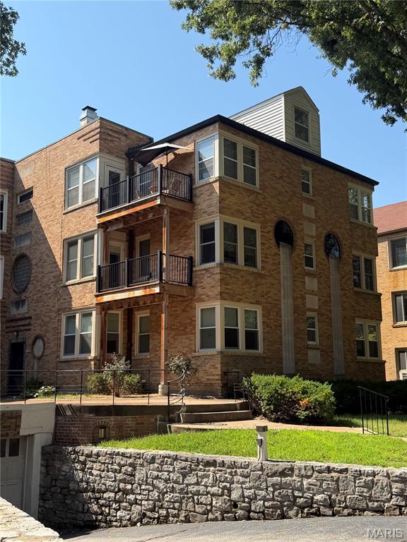 Photo of 7536 York Drive #2B St Louis MO 63105