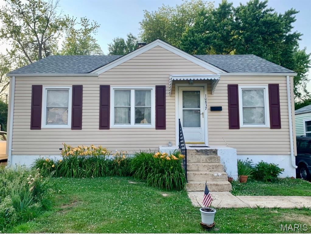 Photo of 10837 Saint Xavier Lane St Ann MO 63074