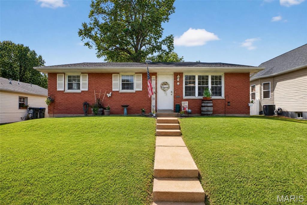 Photo of 633 N Briegel Street Columbia IL 62236