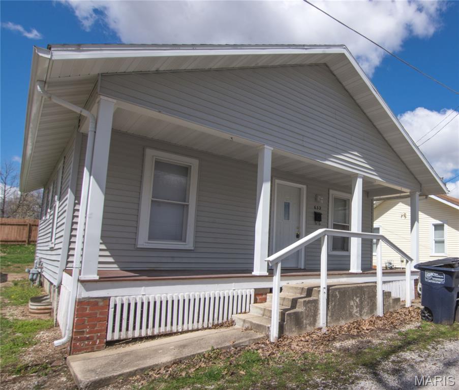 Photo of 632 Lakeview Drive Hillsboro IL 62049