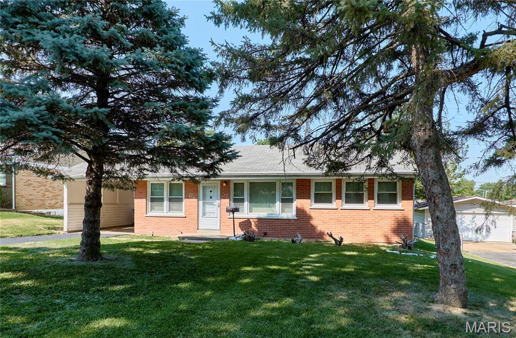 Photo of 985 Saint Patrice Lane Florissant MO 63031