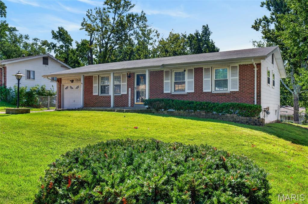 Photo of 1526 St Ives Dellwood MO 63136