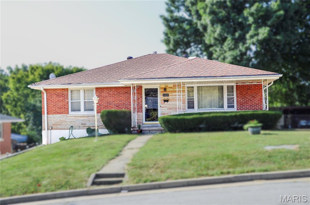Photo of 1513 Stadium Boulevard Jefferson City MO 65109