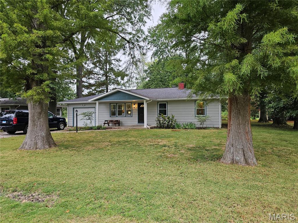 Photo of 939 Country Club Road Sparta IL 62286