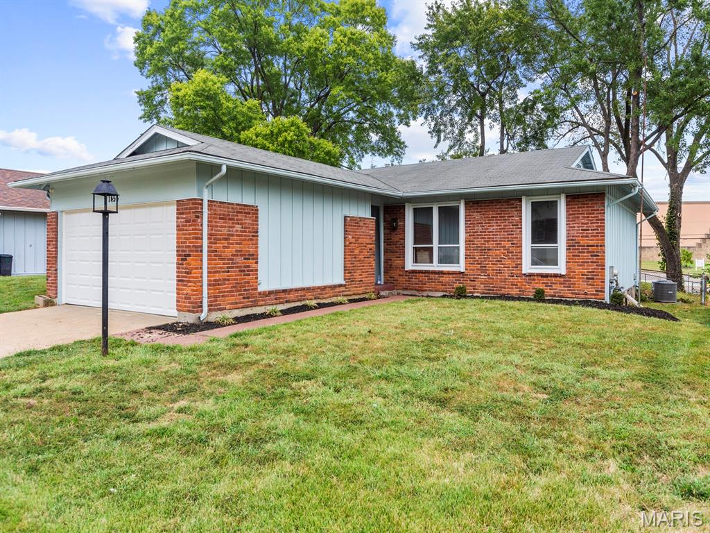 Photo of 1454 Woodpath Drive Florissant MO 63031
