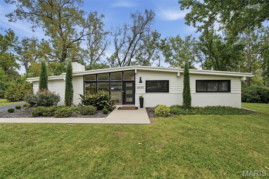 Photo of 8435 Louwen Drive Clayton MO 63124