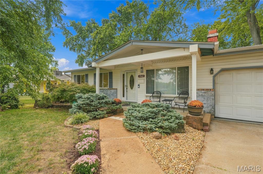 Photo of 1940 Danelle Drive Florissant MO 63031