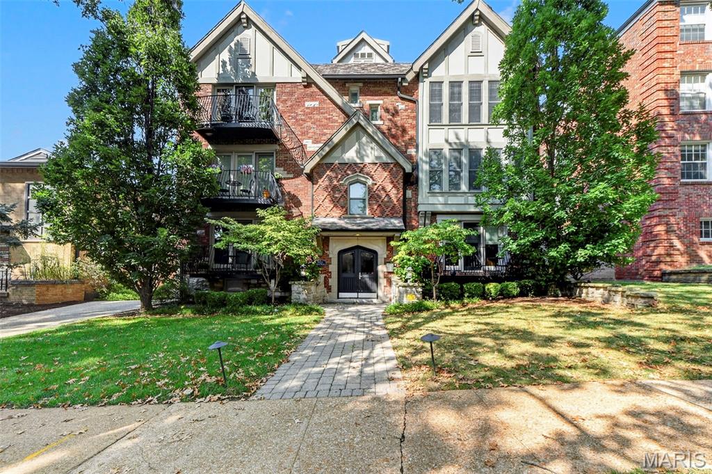 Photo of 7527 Oxford Drive #1E Clayton MO 63105