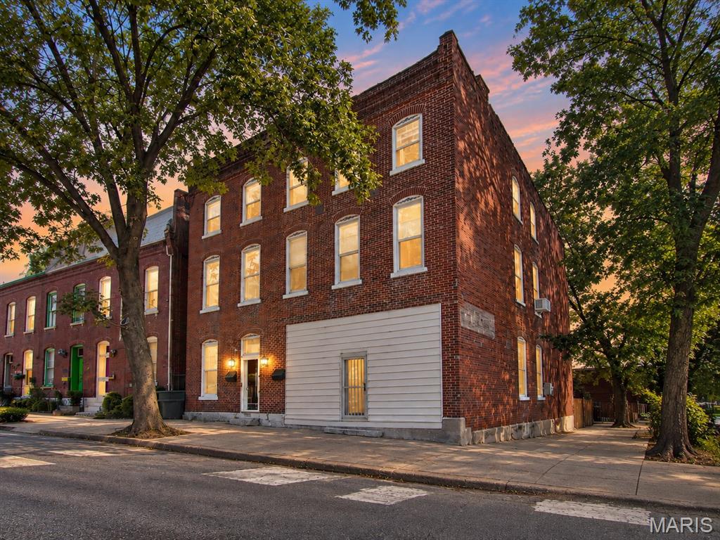 Photo of 1301 Shenandoah Avenue St Louis MO 63104