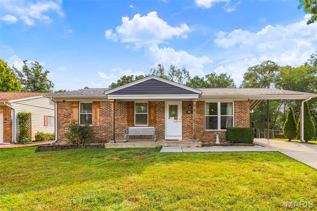 Photo of 910 Oak Trail Court Fenton MO 63026