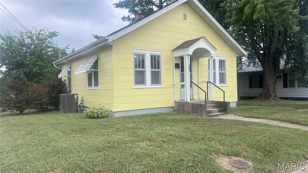 Photo of 603 Edgemont Boulevard Perryville MO 63775