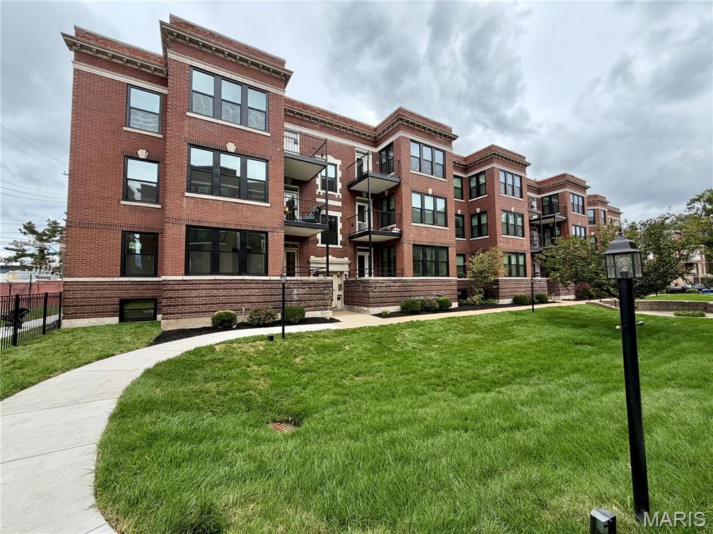 Photo of 533 Clara Avenue #3D St Louis MO 63112