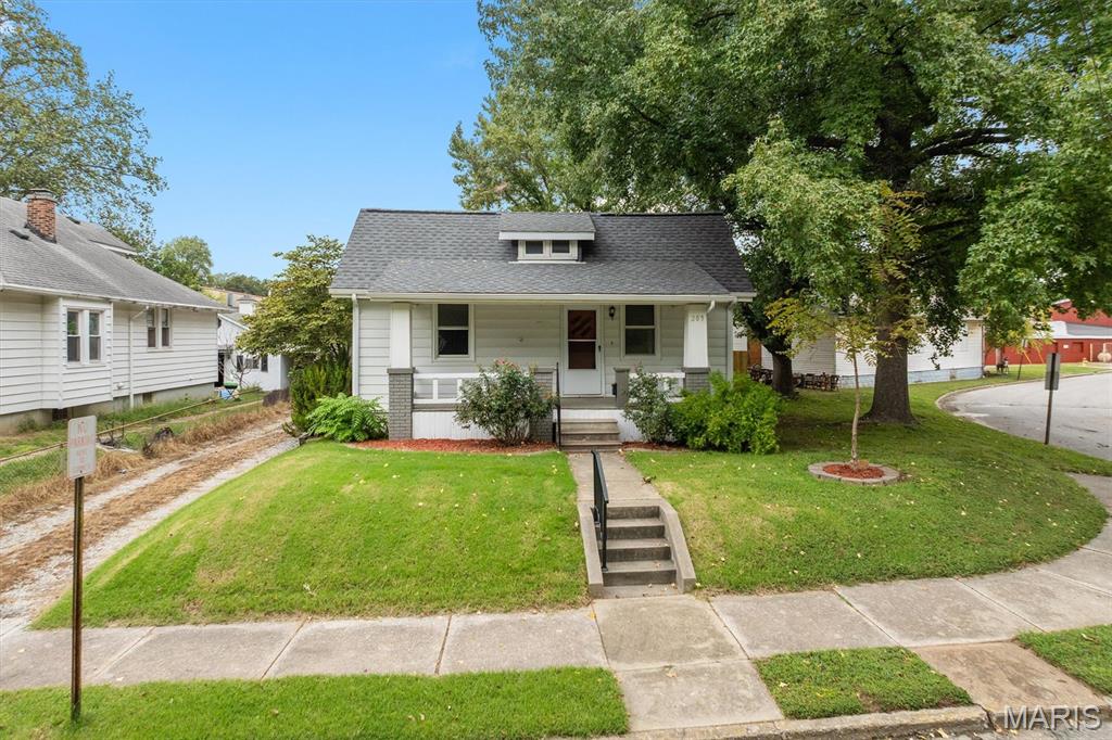 Photo of 203 S 14th Street Belleville IL 62220