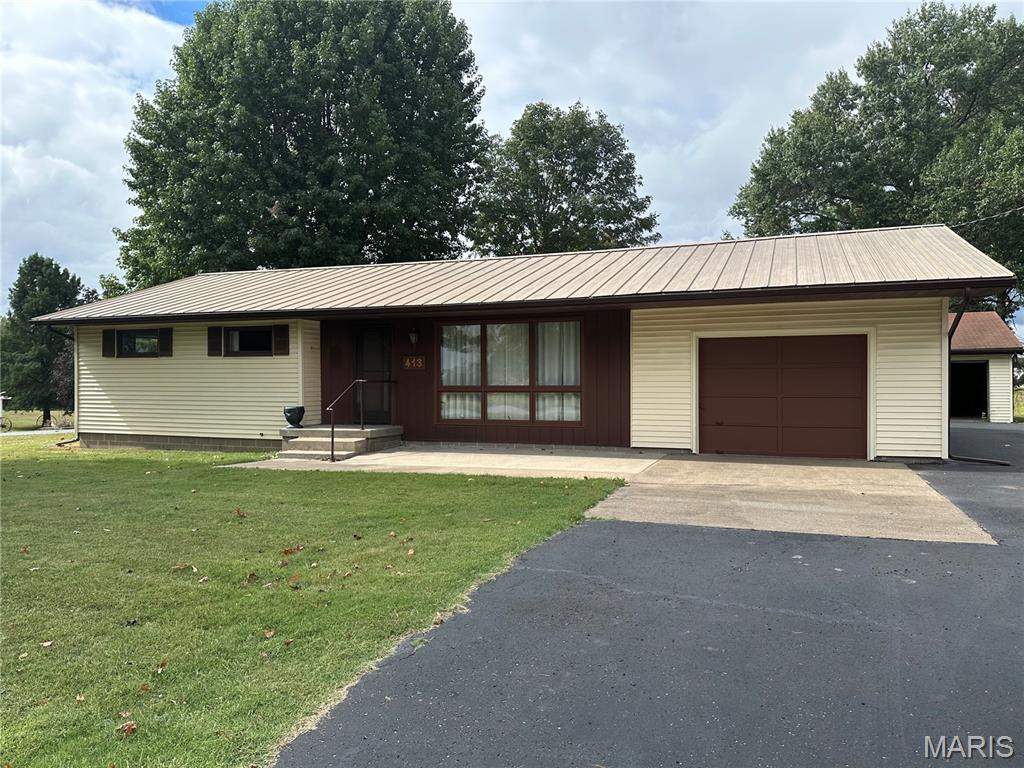 Photo of 413 S Third Street Ava IL 62907