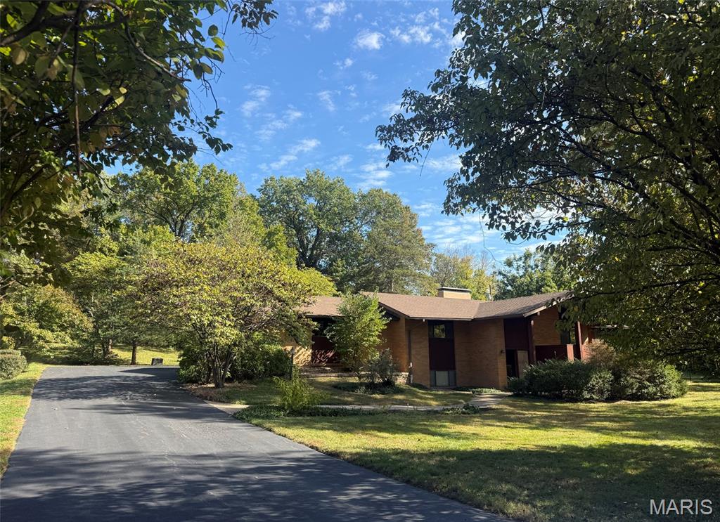 Photo of 950 Revere Drive Town and Country MO 63141