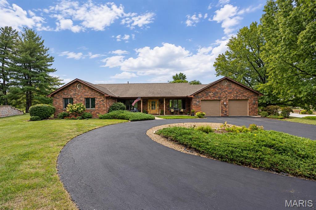 Photo of 3 Foxmoor Lebanon IL 62254