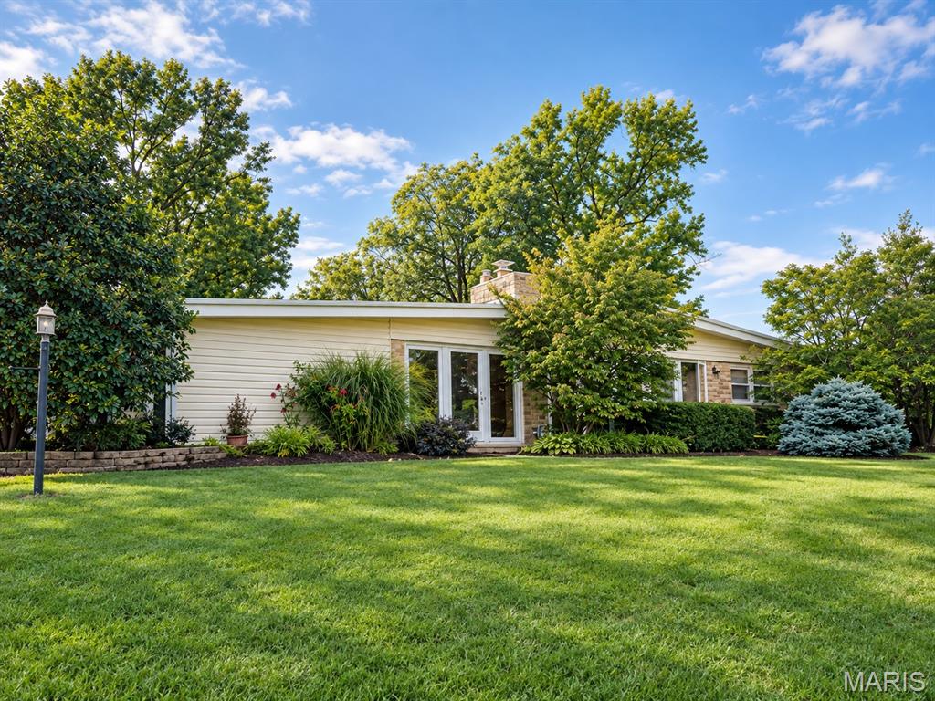 Photo of 8416 Louwen Drive Ladue MO 63124