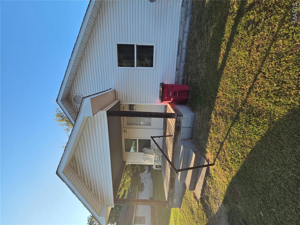 Photo of 810 E Kathleen Street Sikeston MO 63801