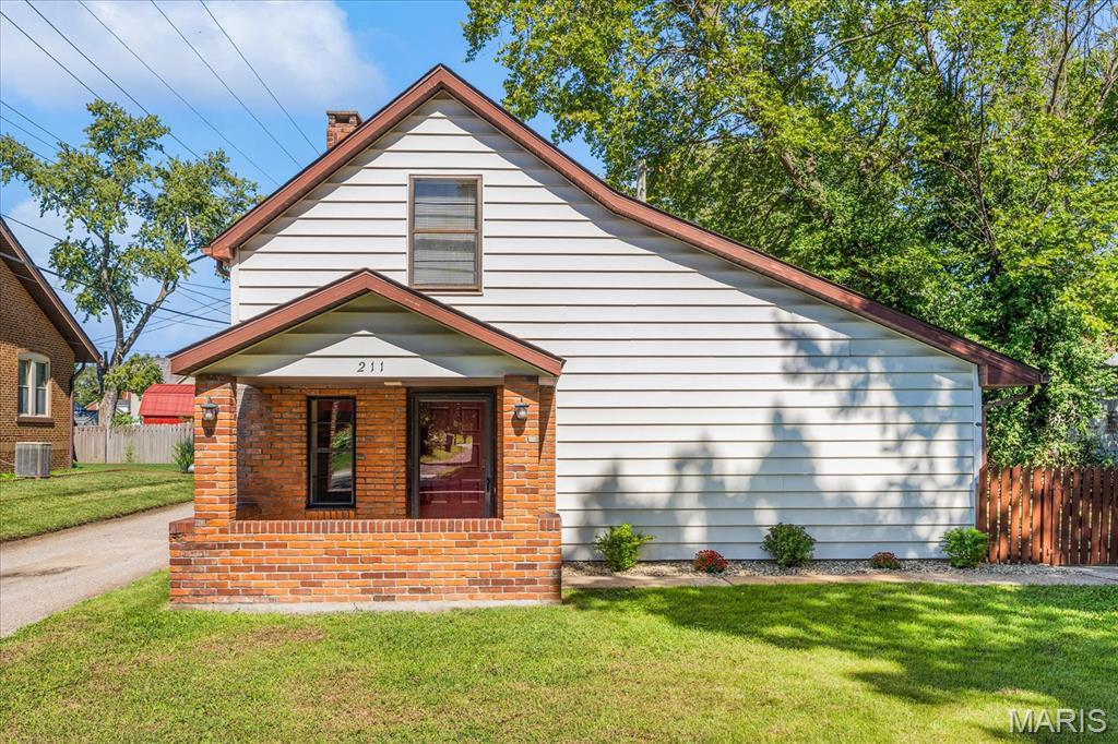 Photo of 211 E Monroe Street Belleville IL 62220