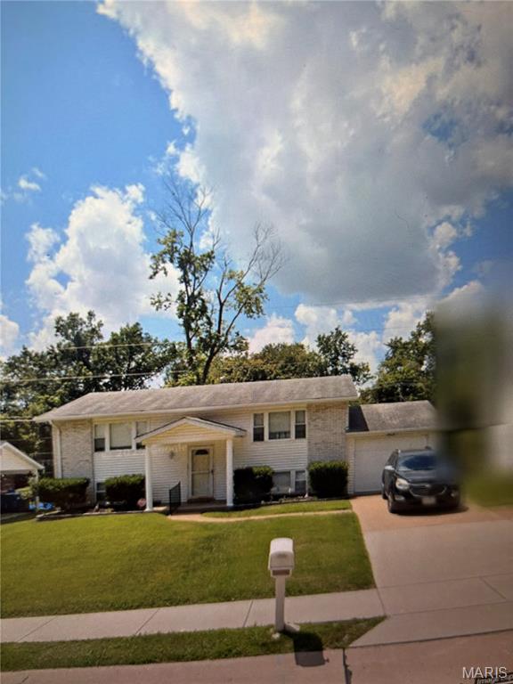 Photo of 12040 Glenpark Drive Maryland Heights MO 63043