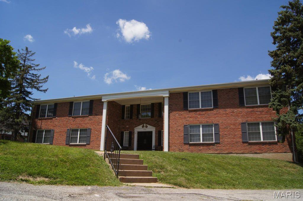 Photo of 1046 Kehrs Mill Road Ballwin MO 63011