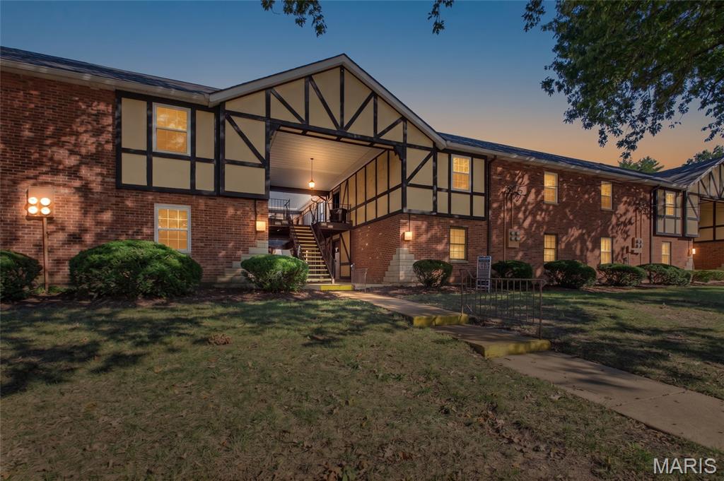 Photo of 1062 Woodgate Drive Kirkwood MO 63122