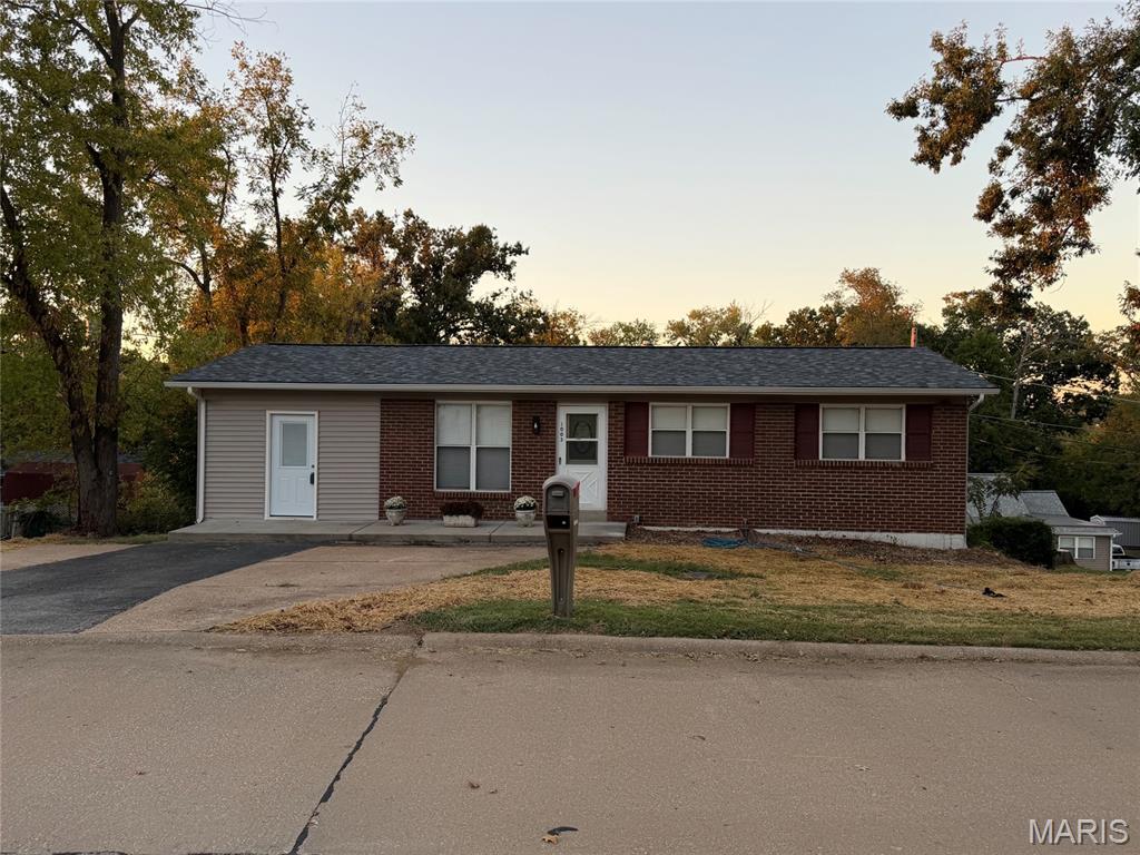 Photo of 1003 Sunridge Trail Pevely MO 63070