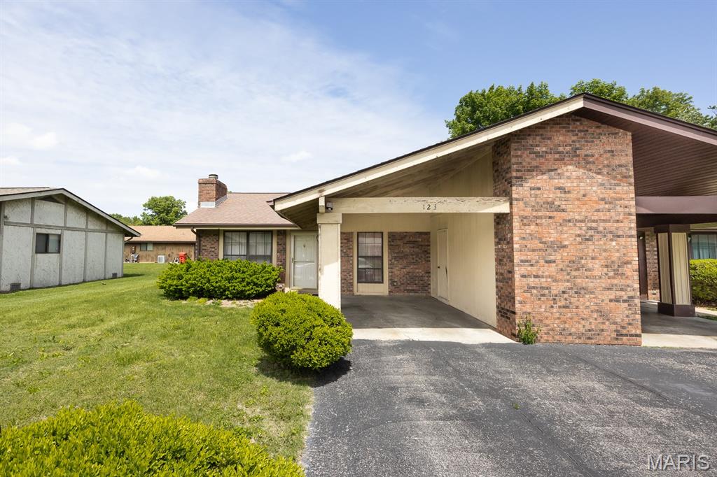 Photo of 123 Chase Park Drive Belleville IL 62226