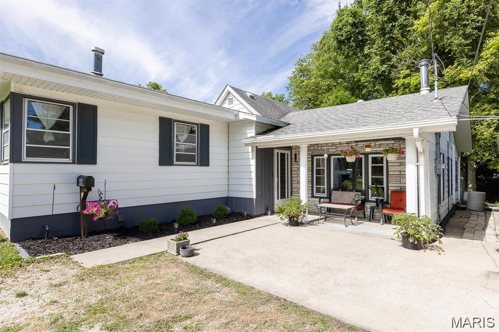 Photo of 417 N JOHN Street Mascoutah IL 62258