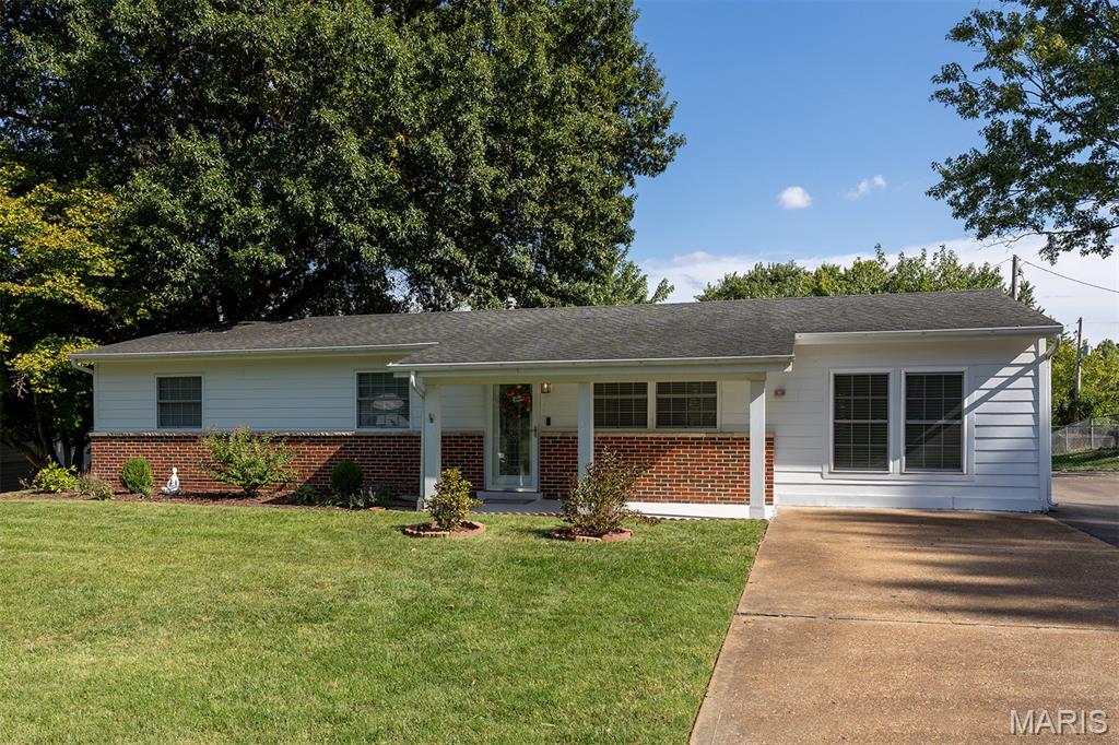 Photo of 246 Howard Drive Ballwin MO 63021