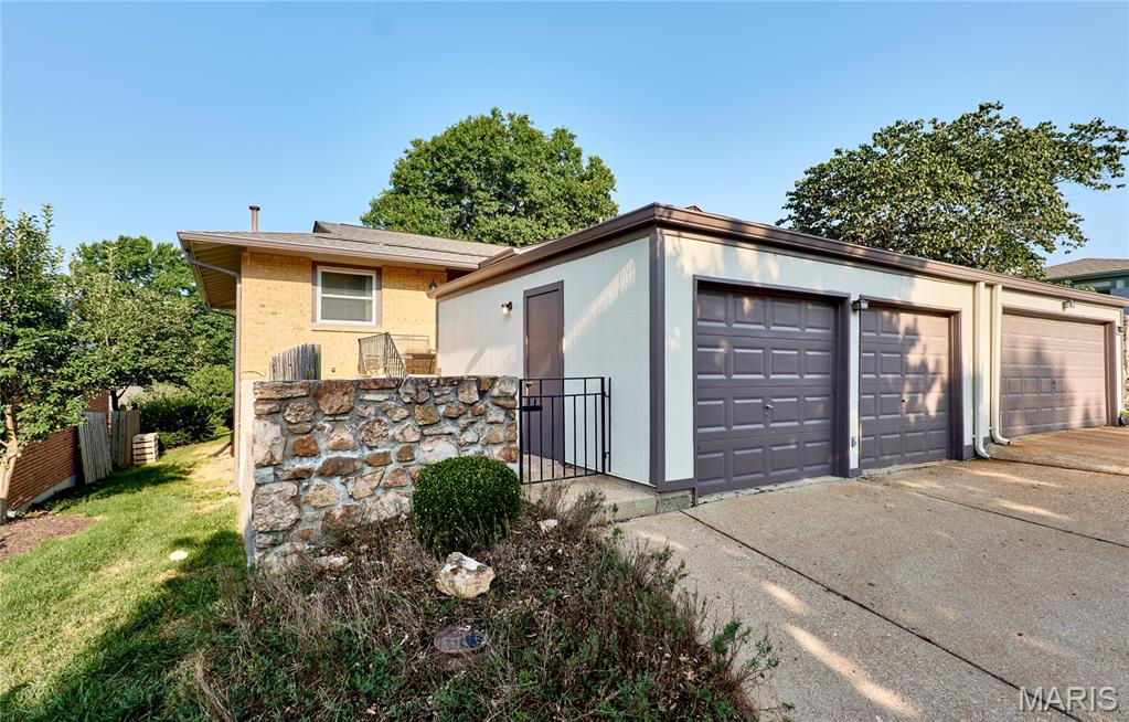 Photo of 987 Barbizon Drive Manchester MO 63021