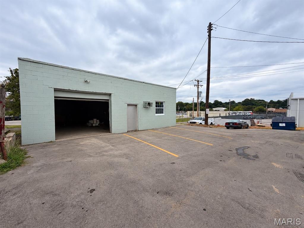 Photo of 9797 St Charles Lane St Louis MO 63074