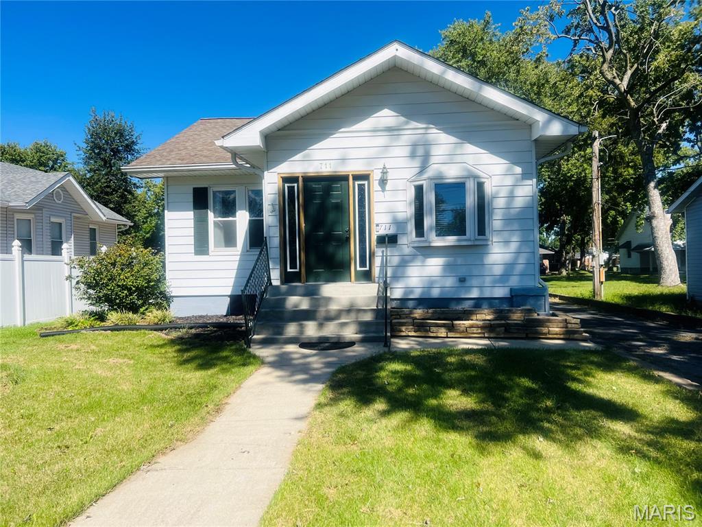 Photo of 711 W Church Street Mascoutah IL 62258