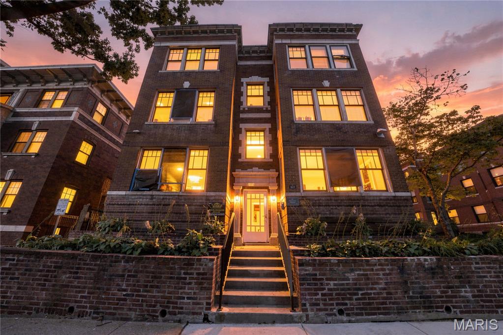 Photo of 527 Clara Avenue #10 St Louis MO 63112