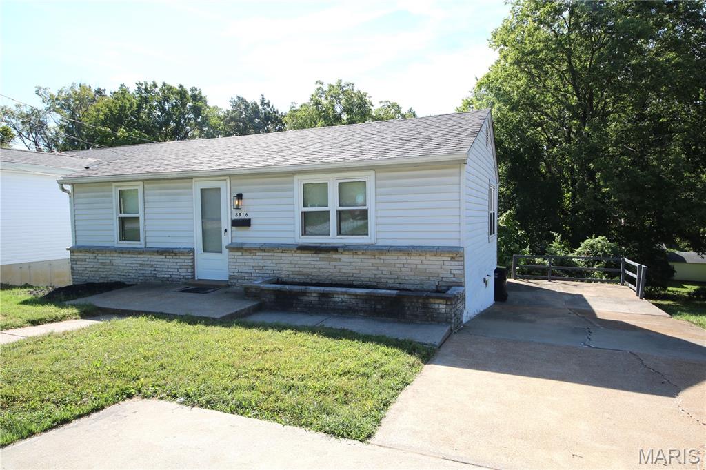 Photo of 8916 Higginson Drive St Louis MO 63121