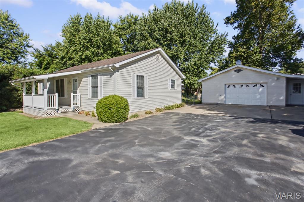Photo of 523 Brown Street Brighton IL 62012