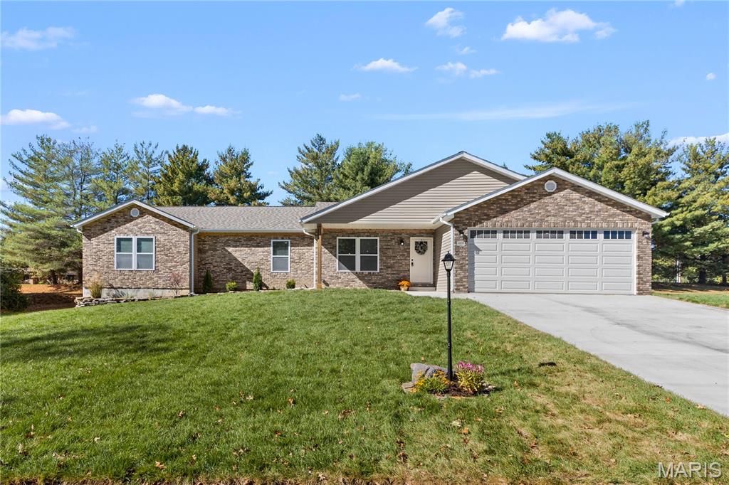Photo of 1005 Deerfield Circle Alton IL 62002