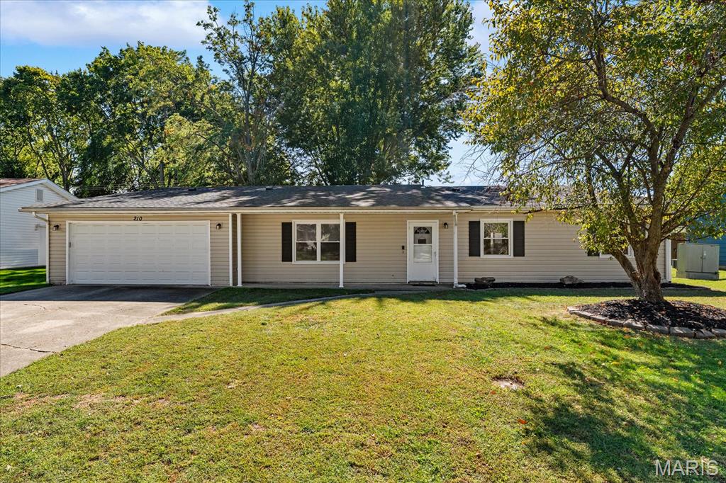 Photo of 210 MEADOW Drive Troy IL 62294