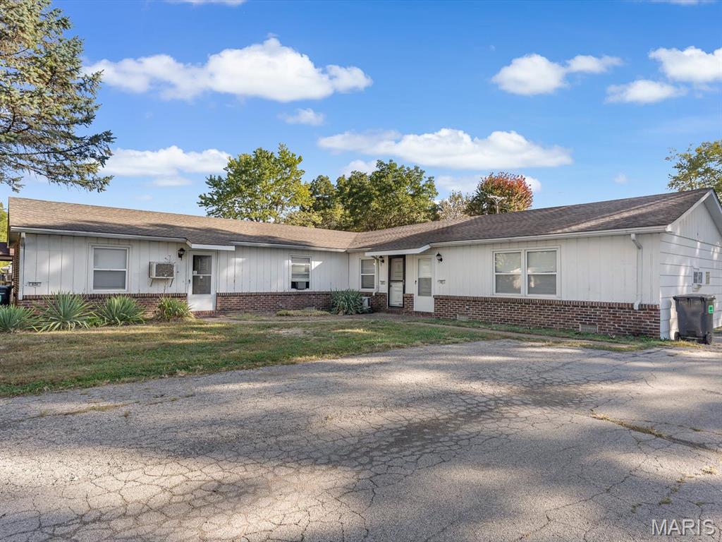 Photo of 62 Pine Trail Fairview Heights IL 62208