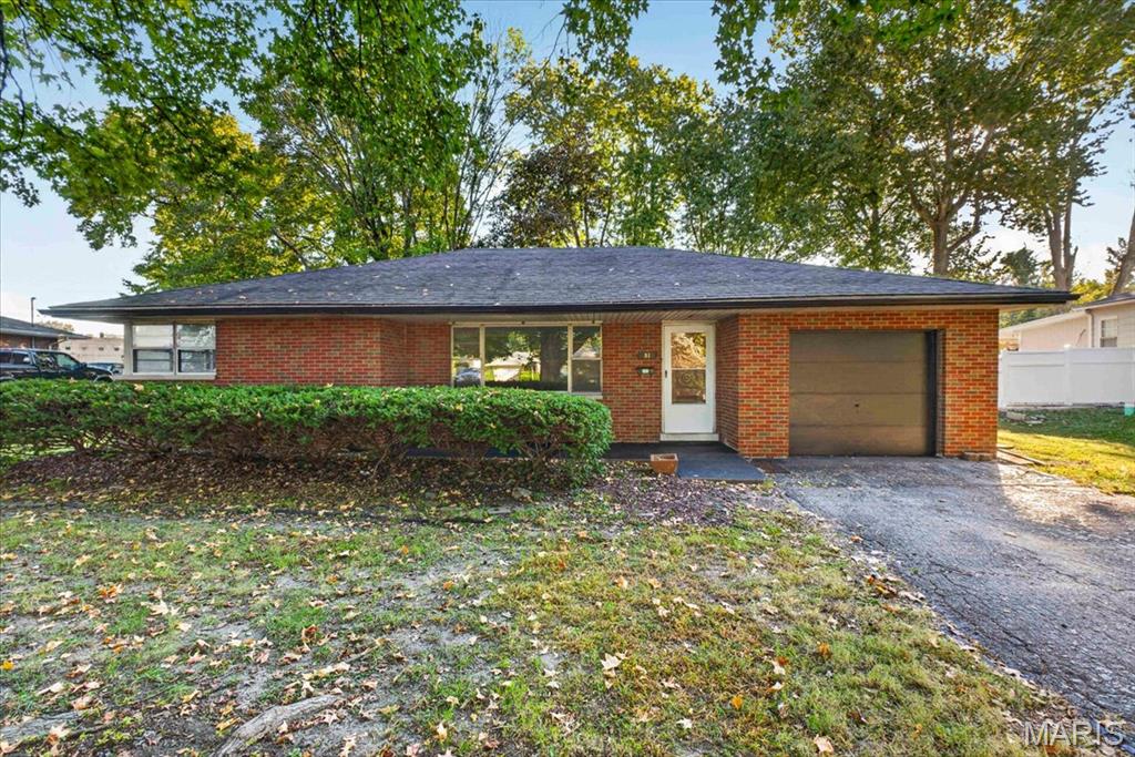 Photo of 31 Friendly Drive Belleville IL 62226