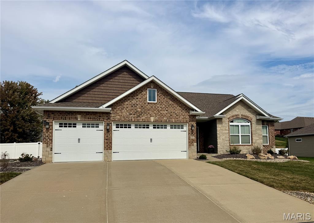 Photo of 105 Stonebridge Crossing Drive Maryville IL 62062