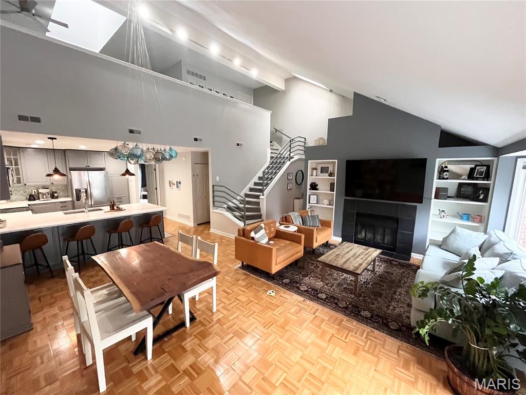 Photo of 4453 W Pine Boulevard #10 St Louis MO 63108
